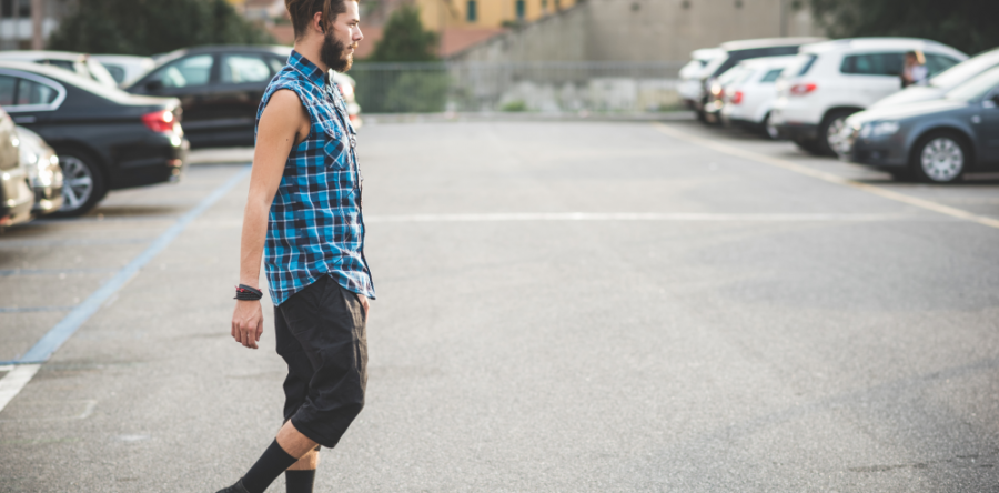 Cum îți construiești o garderobă urbană completă?