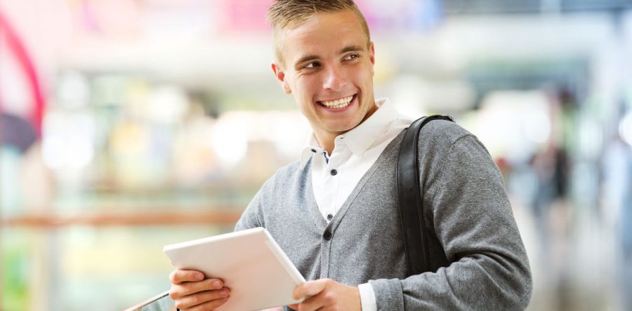 Un cardigan masculin, articolul care nu ar trebui să-ți lipsească din garderobă